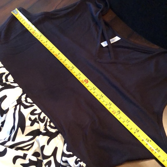 ⭐️Lilbetter perfect sleeveless v-neck cross x string detail + pockets long maxi - Picture 11 of 12